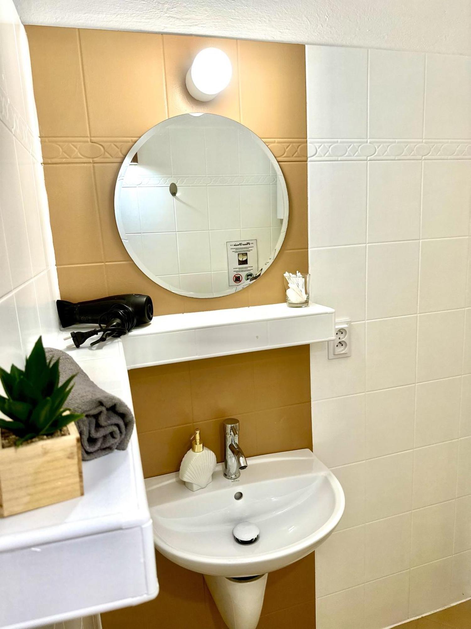 Apartment Kate - Old Town Братислава Екстериор снимка